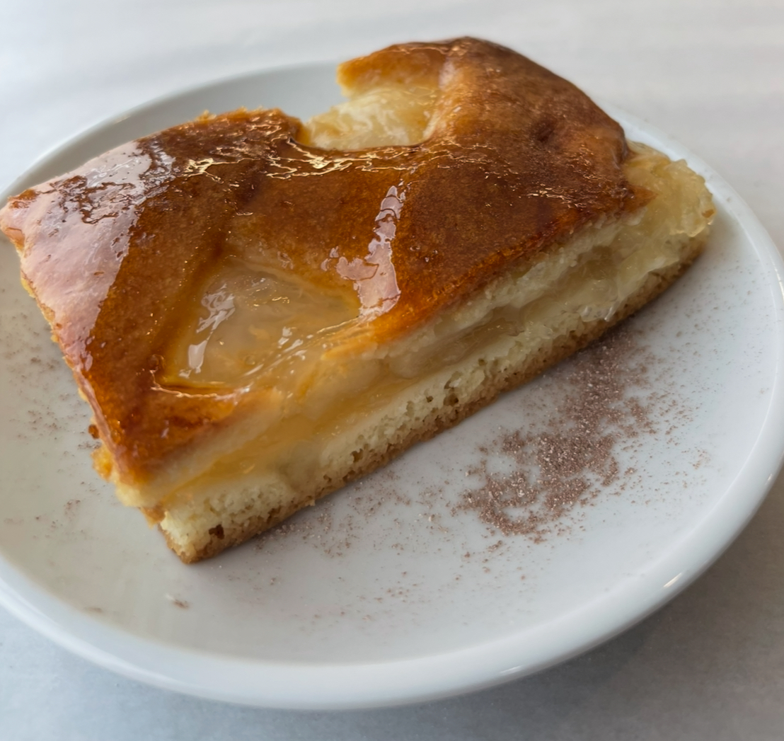 Piece of apple pie